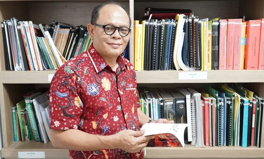 Dr Tungkot Sipayung